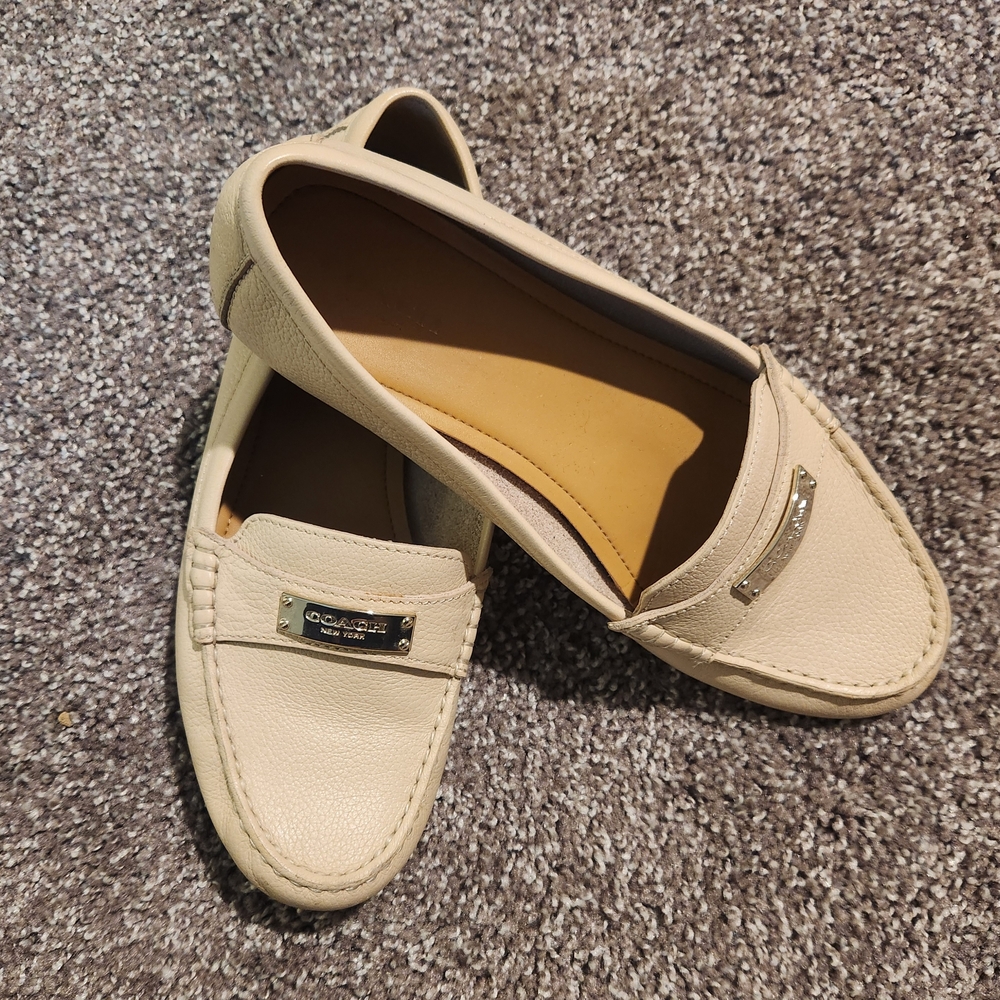 **SOLD**Beige Leather Loafers